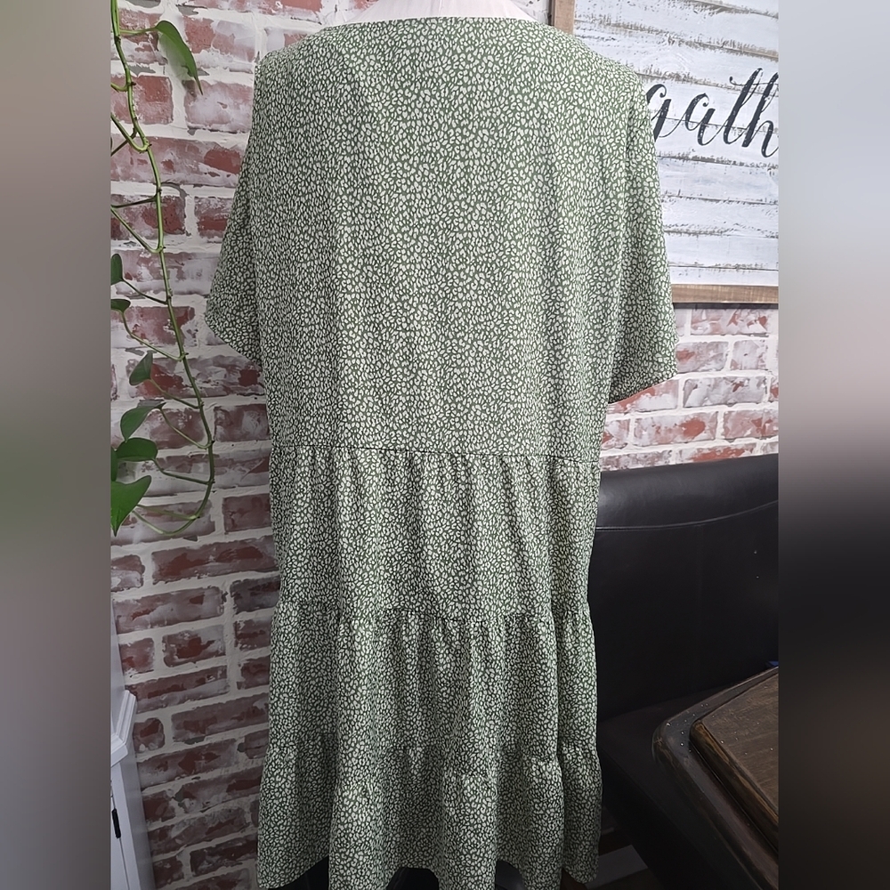 BTFBM womens dress sage green dot print sz XL short sleeves lined v neckline - Picture 4 of 6